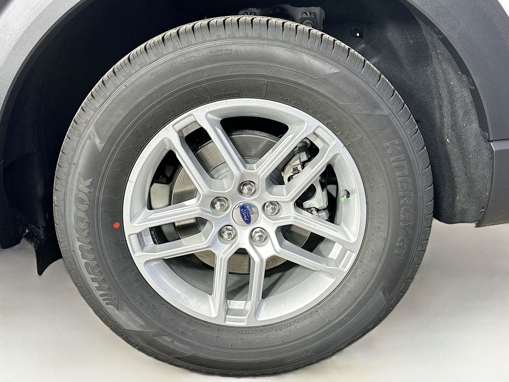 Thumbnail: 2026 Ford Explorer - 8