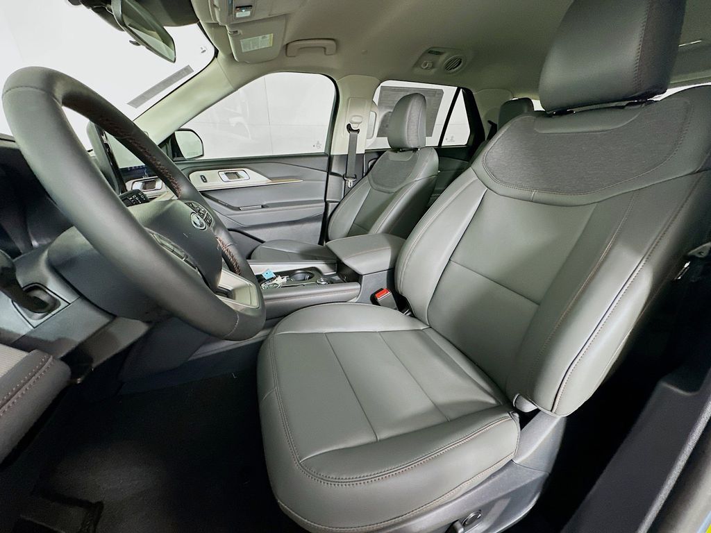 Thumbnail: 2025 Ford Explorer - 11