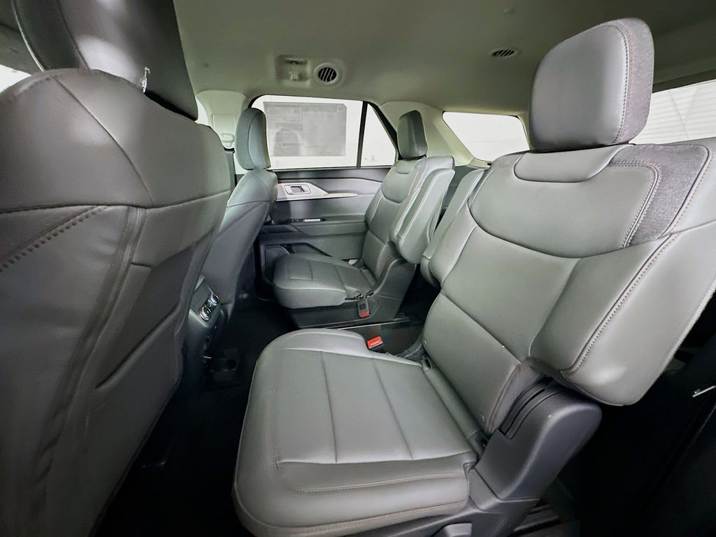 Thumbnail: 2025 Ford Explorer - 13