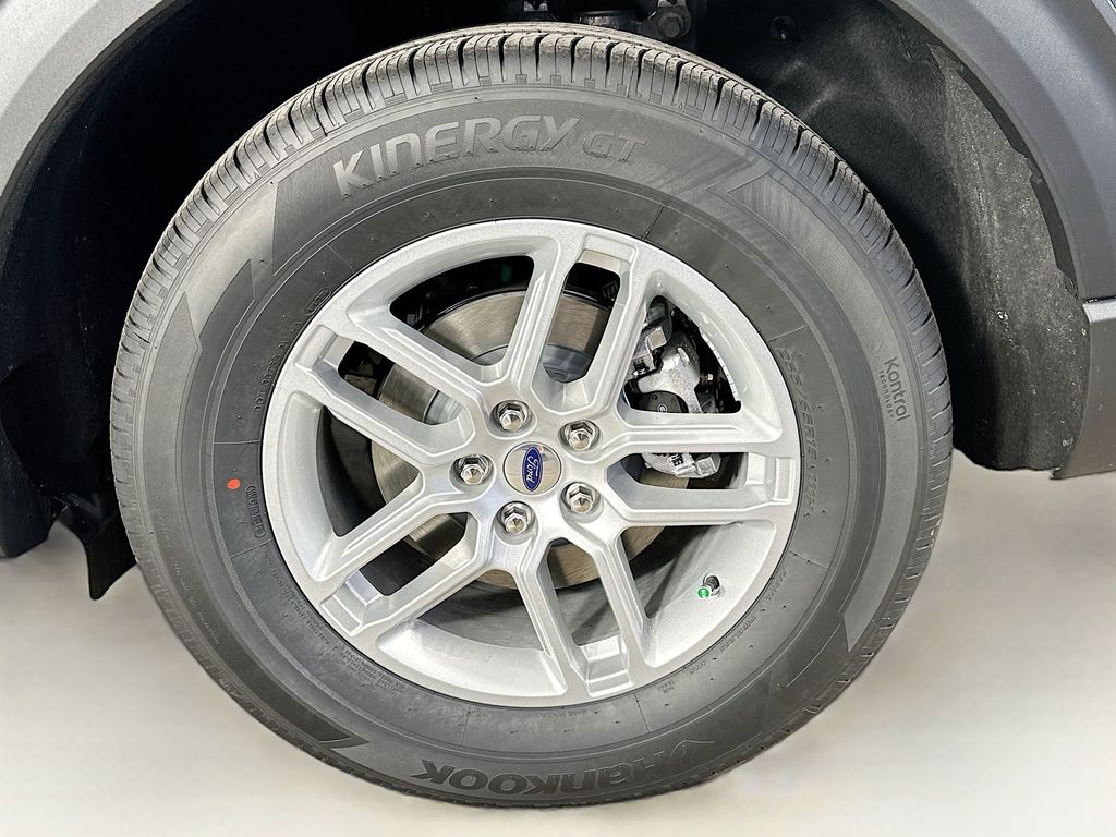 Thumbnail: 2026 Ford Explorer - 8