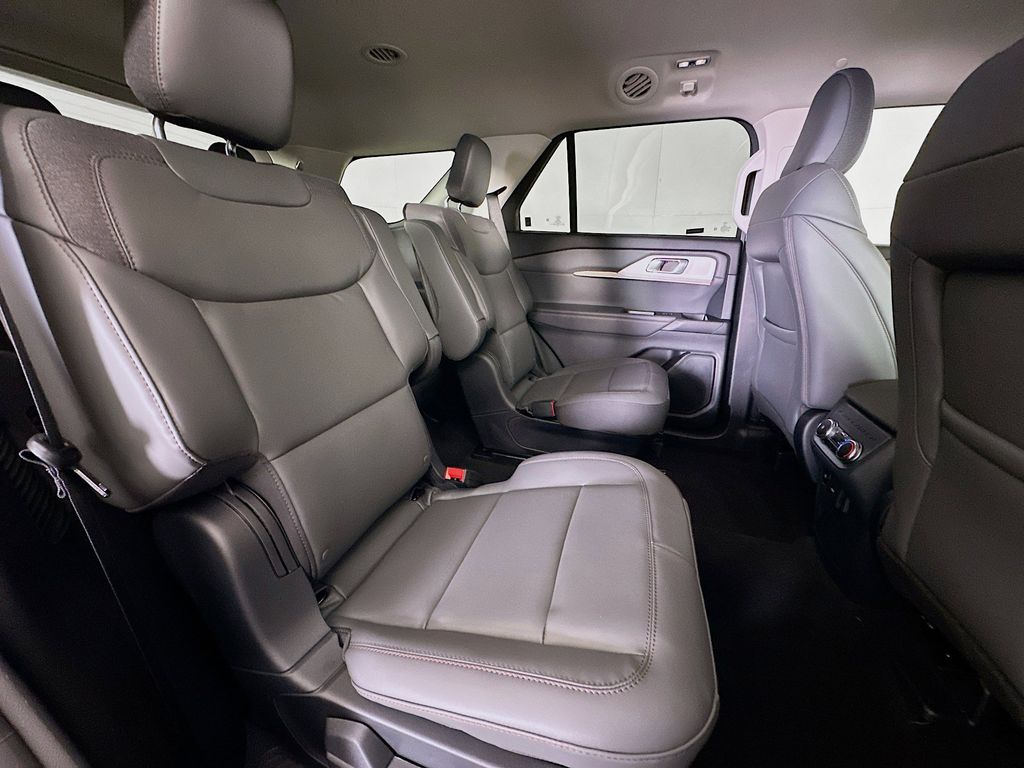 Thumbnail: 2026 Ford Explorer - 32