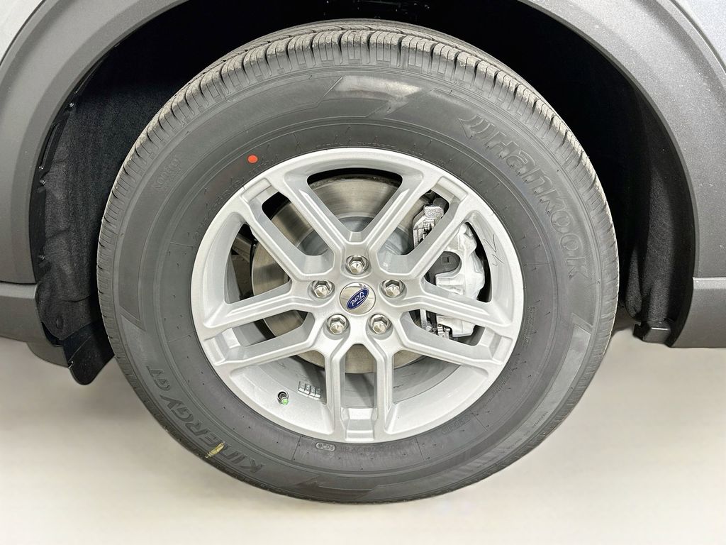 Thumbnail: 2026 Ford Explorer - 8