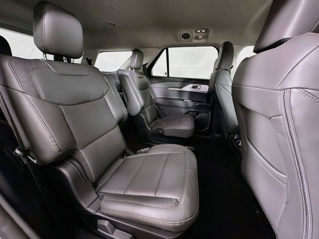 Thumbnail: 2026 Ford Explorer - 32