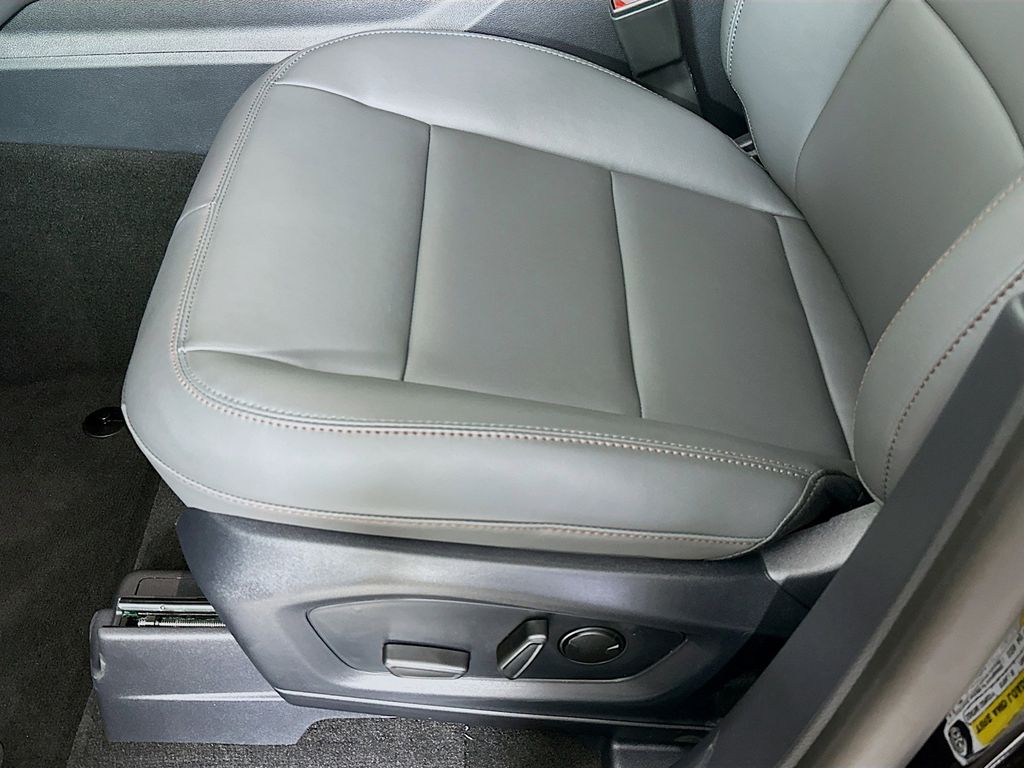 Thumbnail: 2026 Ford Explorer - 31