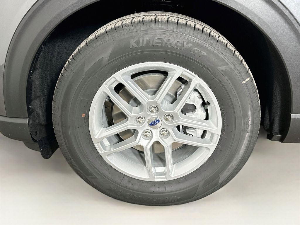 Thumbnail: 2026 Ford Explorer - 8