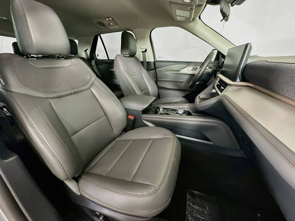 Thumbnail: 2026 Ford Explorer - 12