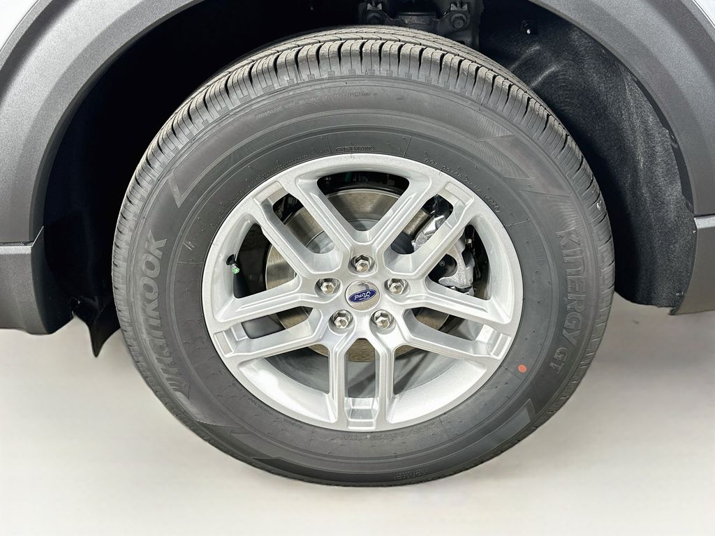 Thumbnail: 2026 Ford Explorer - 8