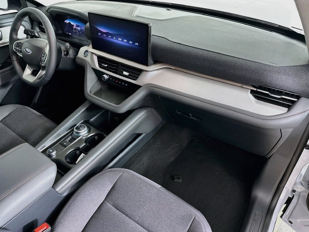 Thumbnail: 2026 Ford Explorer - 32