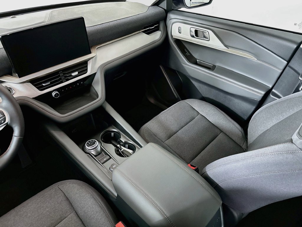 Thumbnail: 2026 Ford Explorer - 14