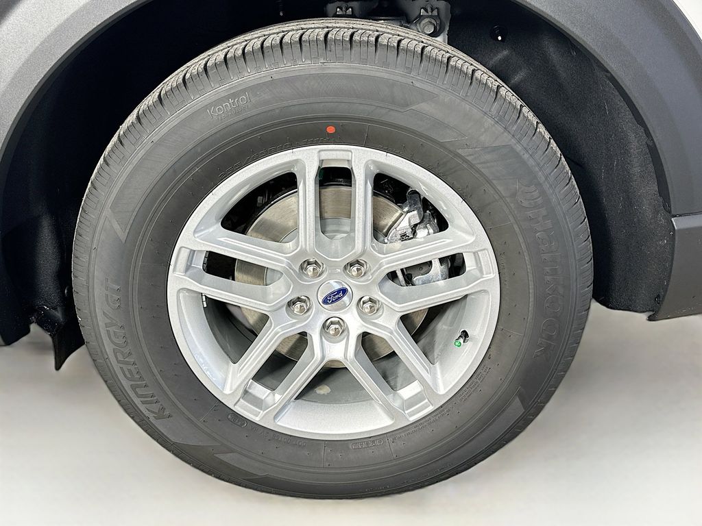Thumbnail: 2025 Ford Explorer - 8