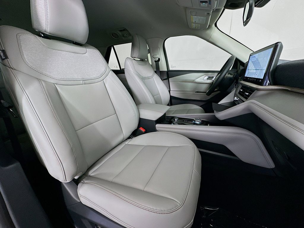 Thumbnail: 2025 Ford Explorer - 12