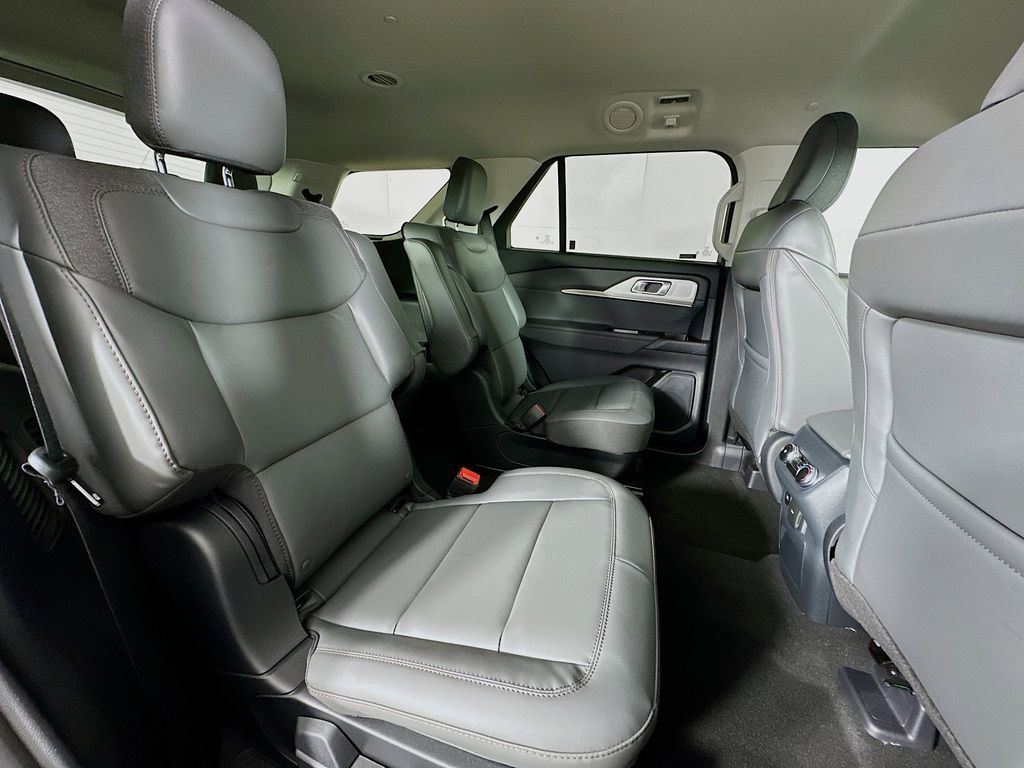 Thumbnail: 2026 Ford Explorer - 32