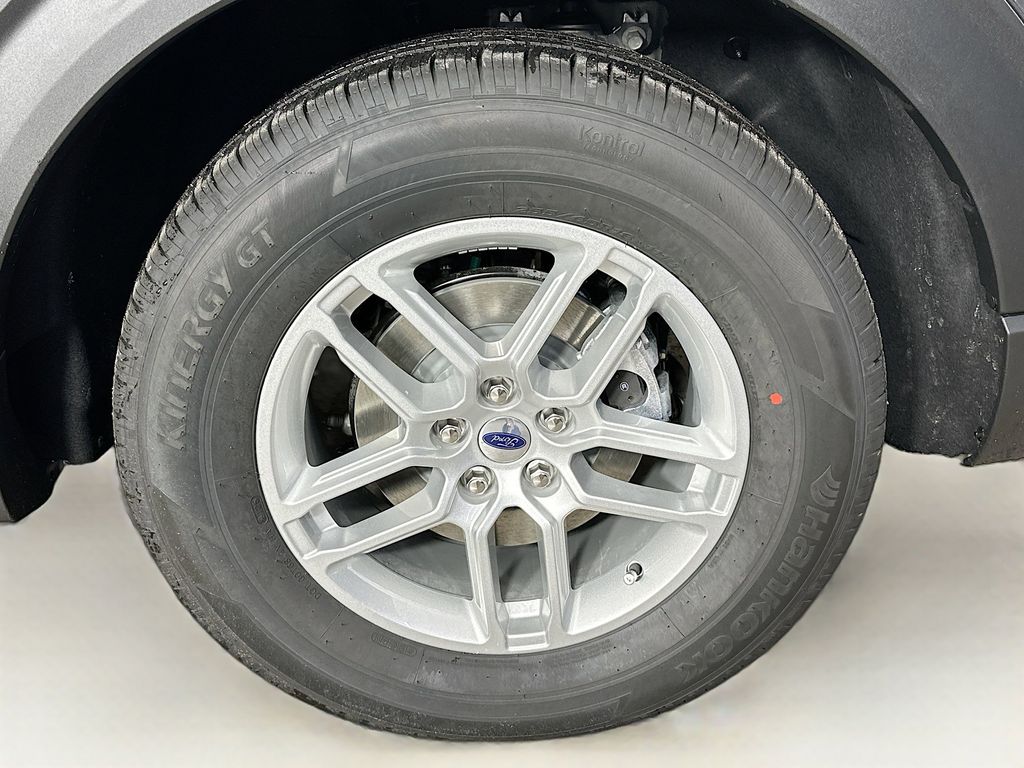 Thumbnail: 2025 Ford Explorer - 8