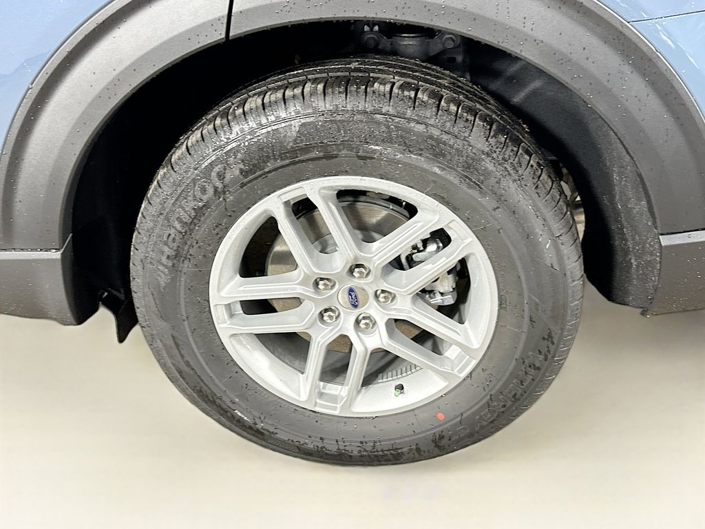 Thumbnail: 2026 Ford Explorer - 8