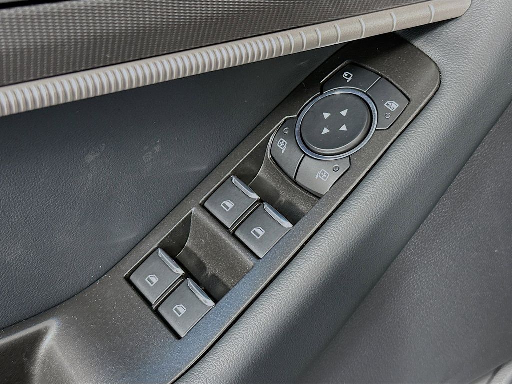 Thumbnail: 2025 Ford Explorer - 29