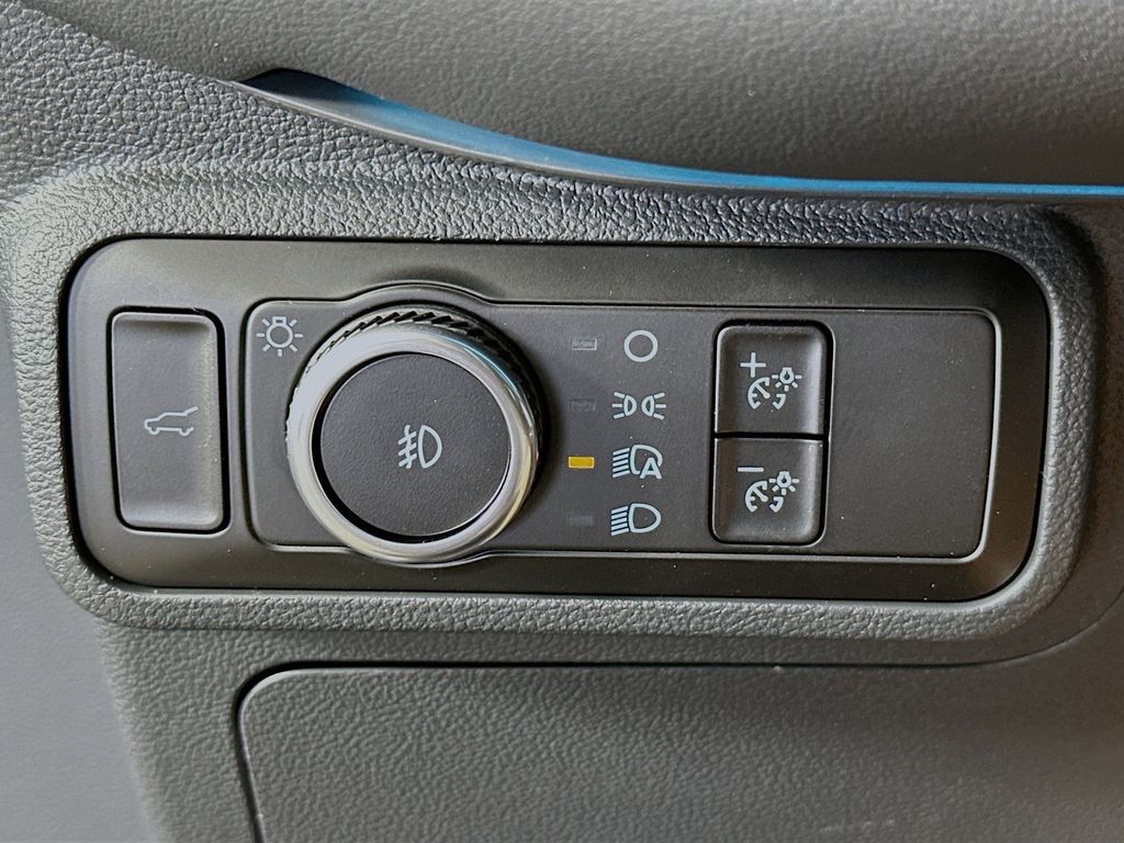 Thumbnail: 2025 Ford Explorer - 26