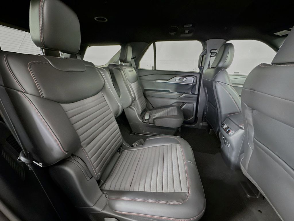 Thumbnail: 2025 Ford Explorer - 32