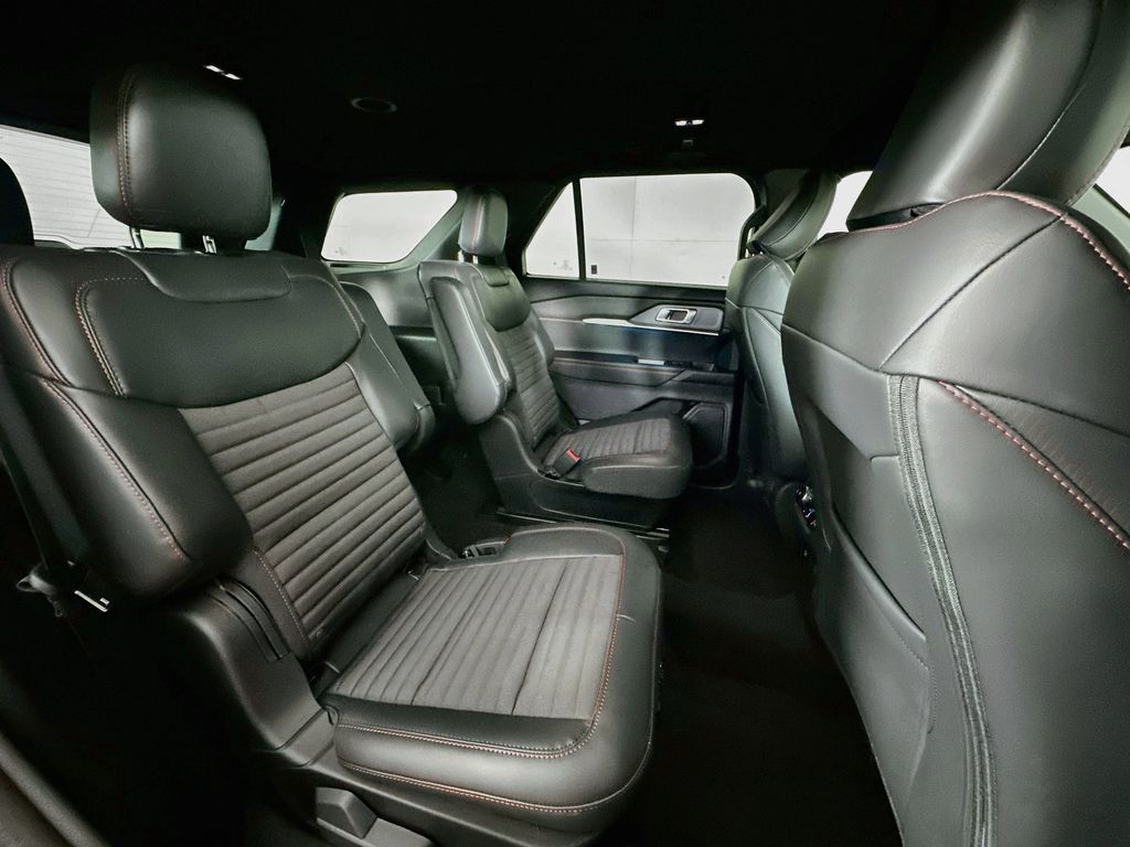 Thumbnail: 2026 Ford Explorer - 32