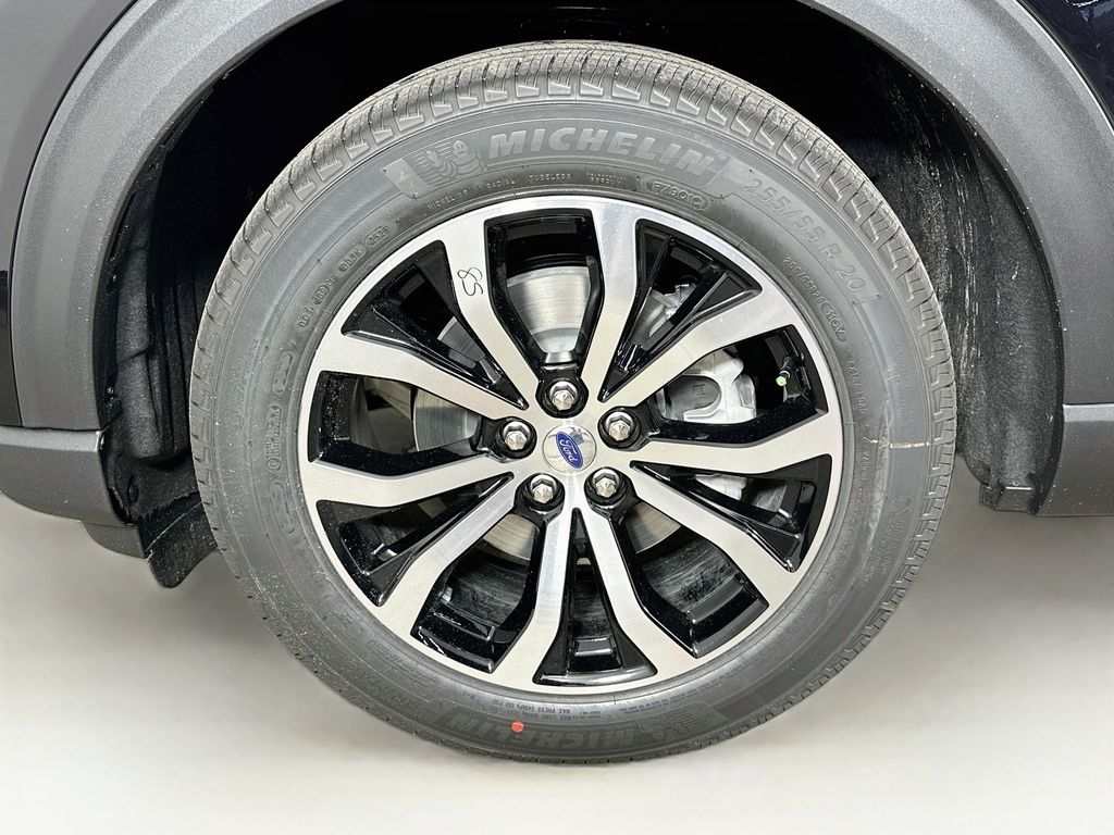 Thumbnail: 2026 Ford Explorer - 8