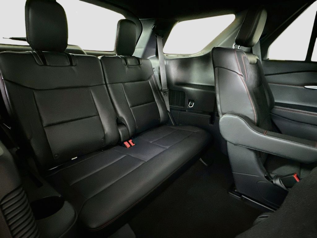 Thumbnail: 2025 Ford Explorer - 32