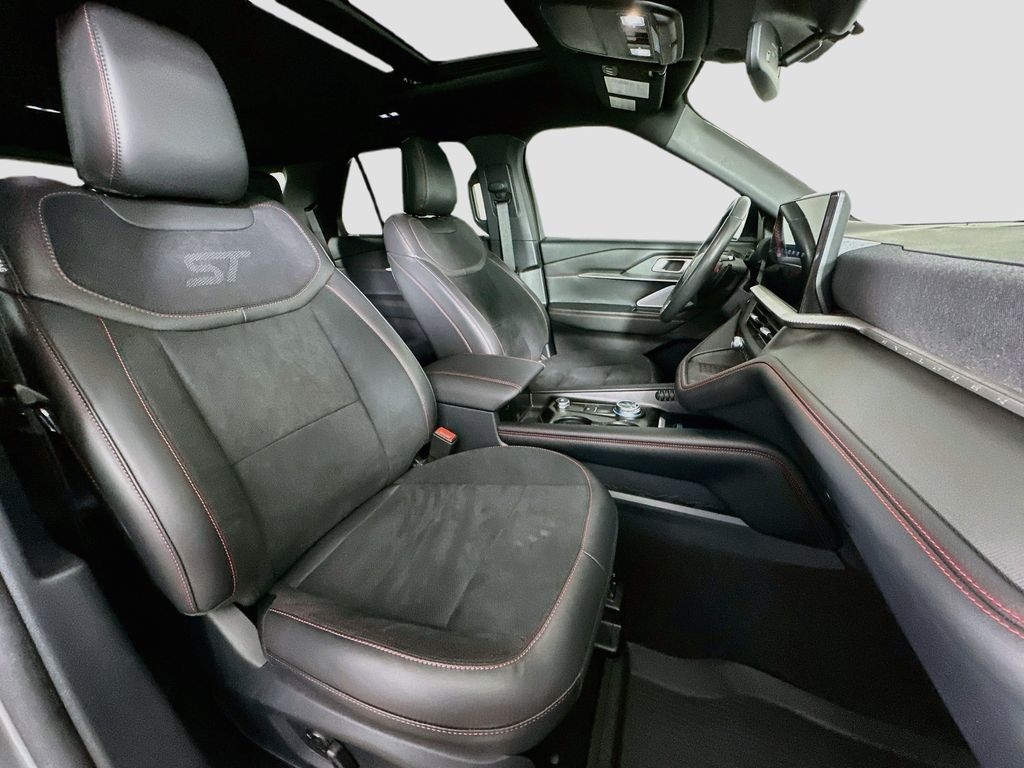 Thumbnail: 2025 Ford Explorer - 12