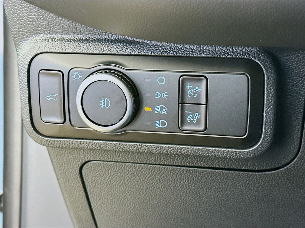 Thumbnail: 2026 Ford Explorer - 25