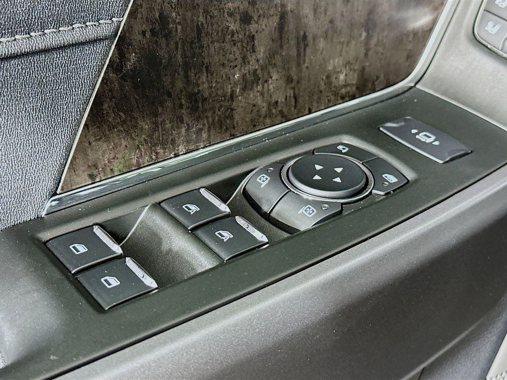 Thumbnail: 2025 Ford F-250 - 29