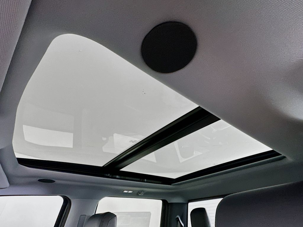 Thumbnail: 2025 Ford F-250 - 32