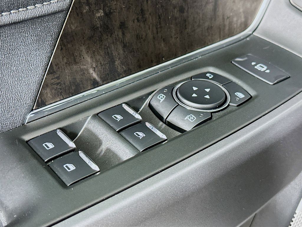 Thumbnail: 2025 Ford F-250 - 31