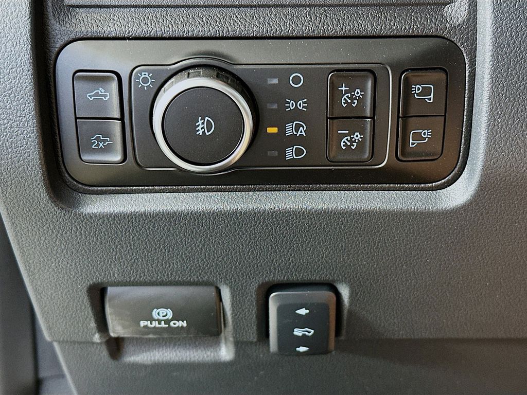 Thumbnail: 2025 Ford F-250 - 28