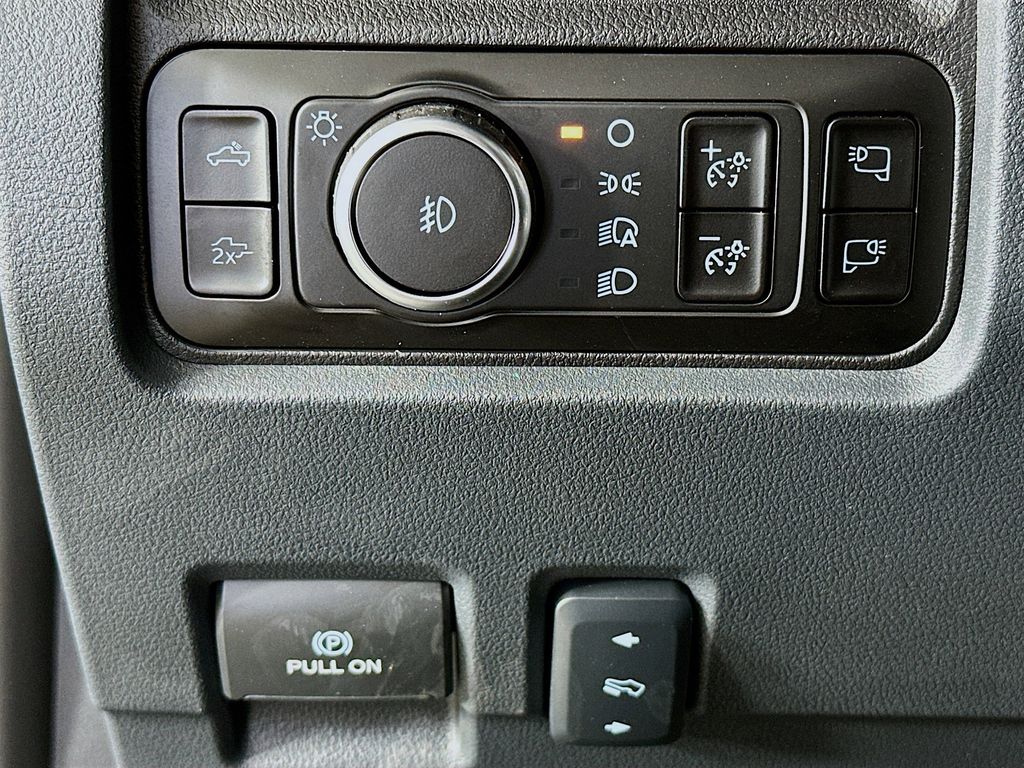 Thumbnail: 2025 Ford F-250 - 27