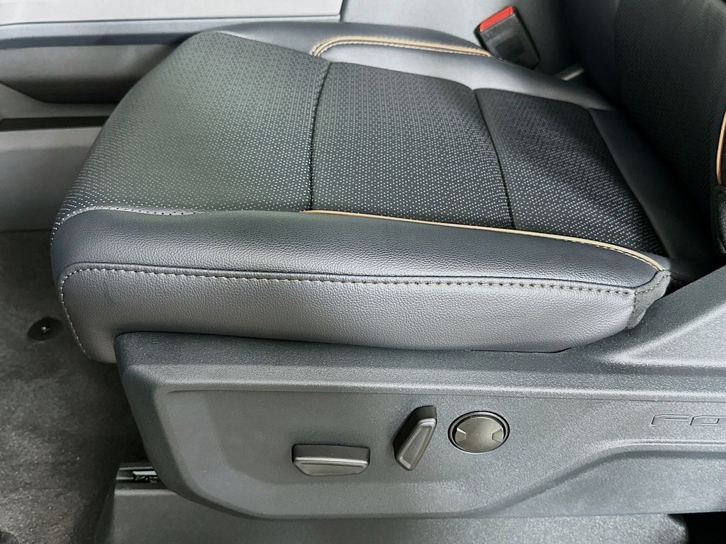 Thumbnail: 2025 Ford F-250 - 32