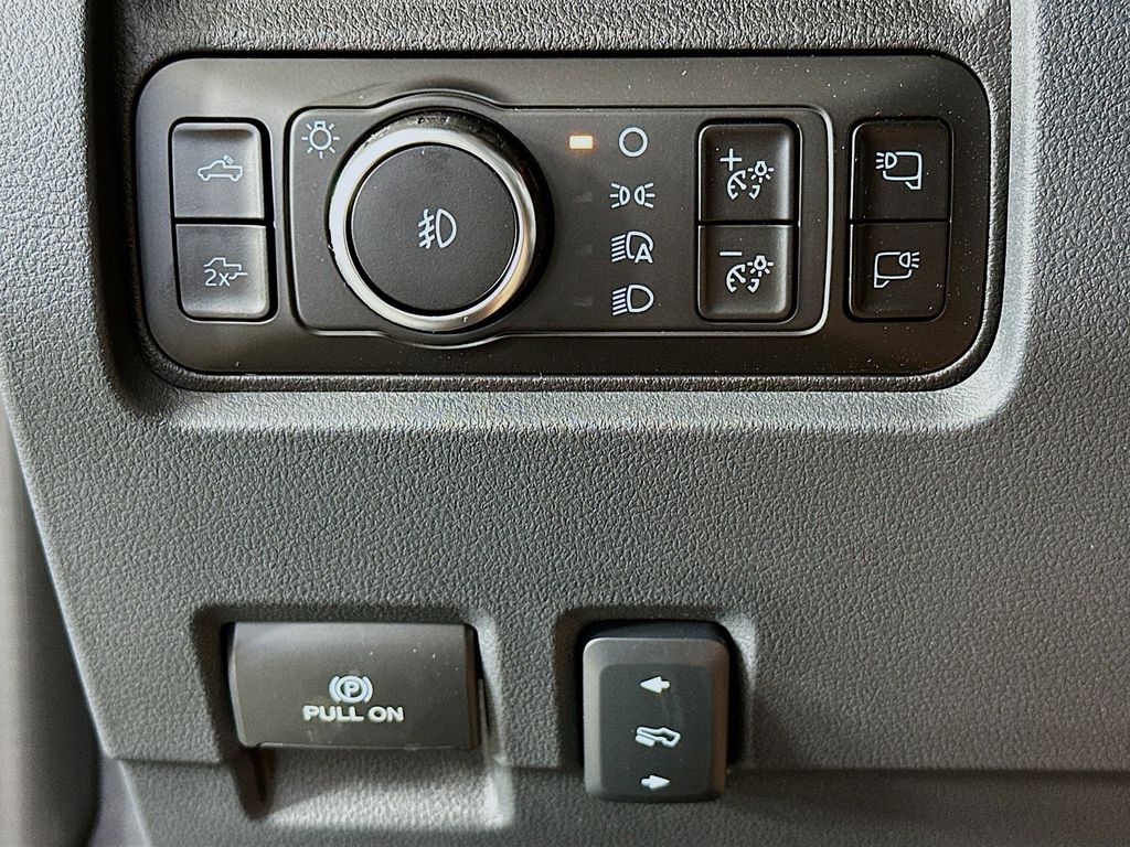 Thumbnail: 2025 Ford F-250 - 27