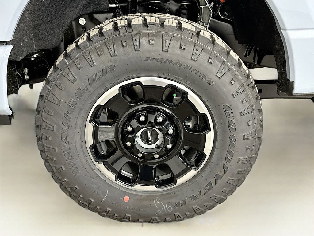 Thumbnail: 2025 Ford F-250 - 7