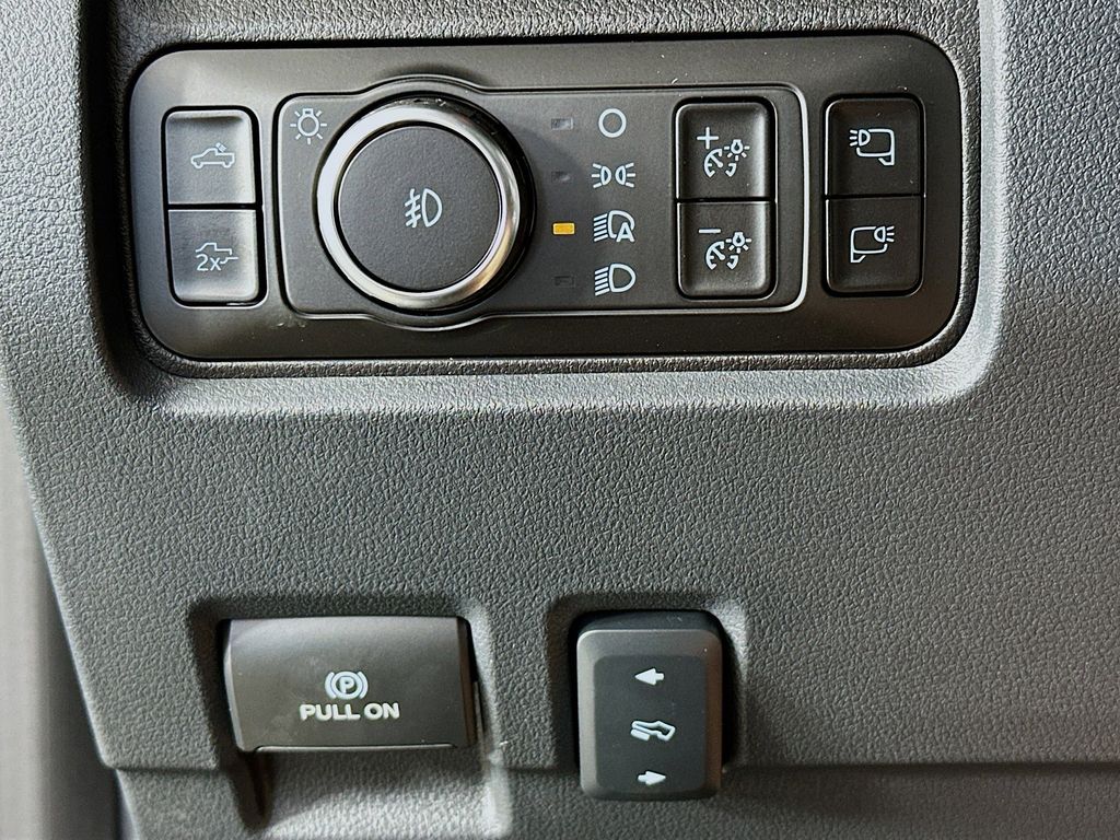 Thumbnail: 2025 Ford F-350 - 27