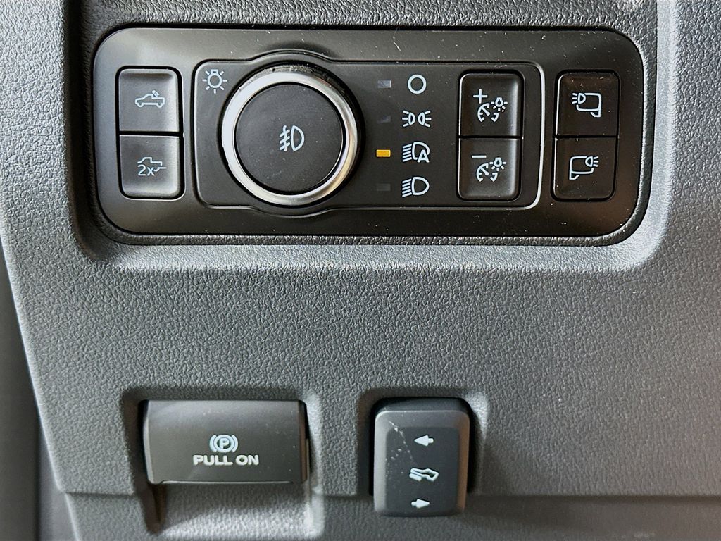 Thumbnail: 2025 Ford F-350 - 27