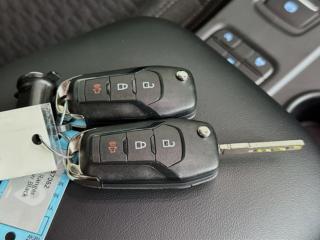 Thumbnail: 2025 Ford Ranger - 17