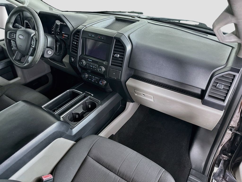Thumbnail: 2019 Ford F-150 - 32