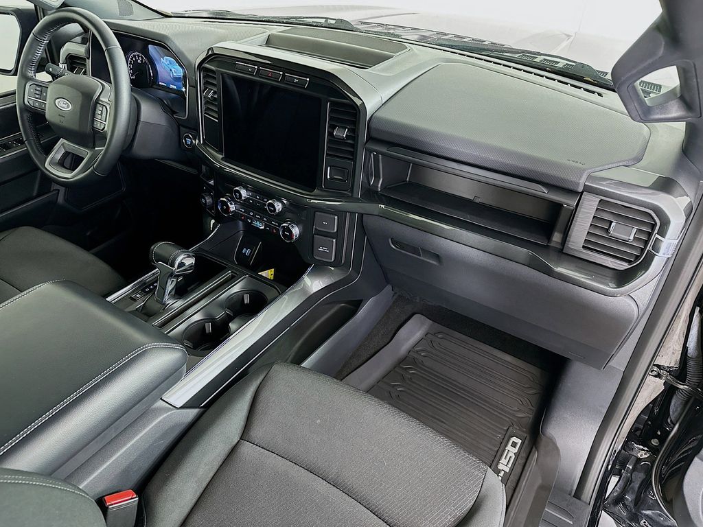 2022 Ford F-150 XLT 32