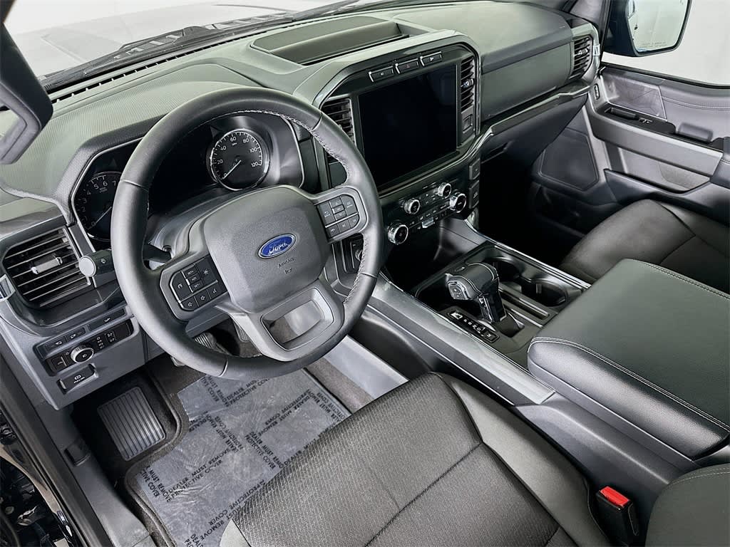 2023 Ford F-150 XLT 2