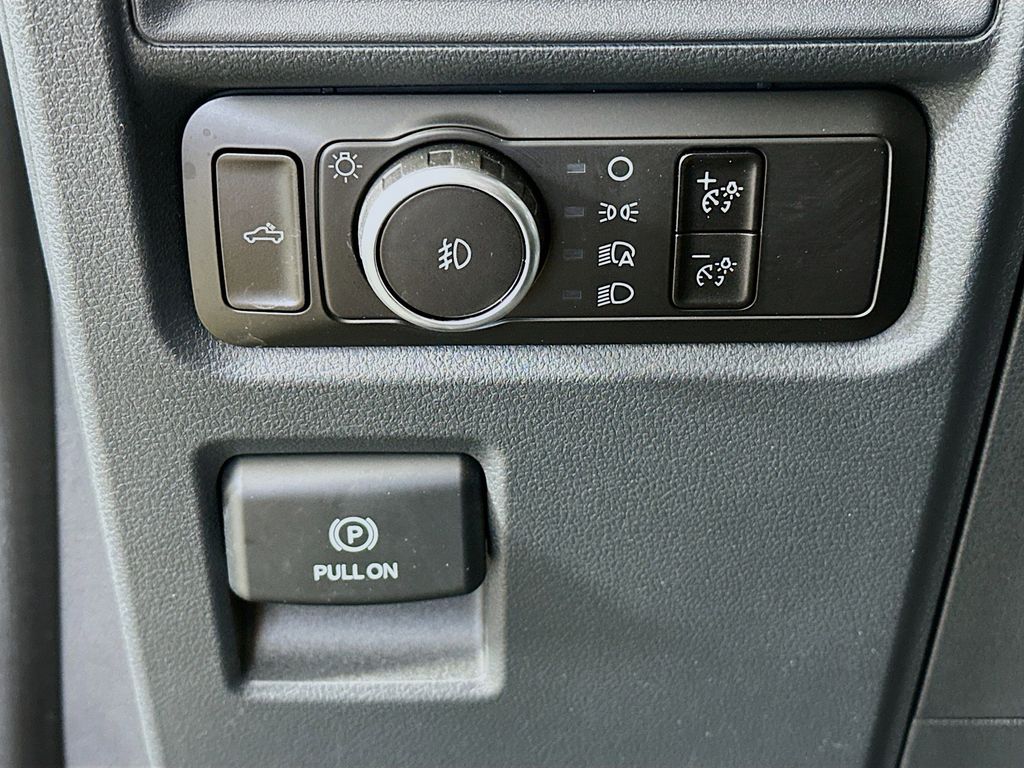 2023 Ford F-150 XLT 25