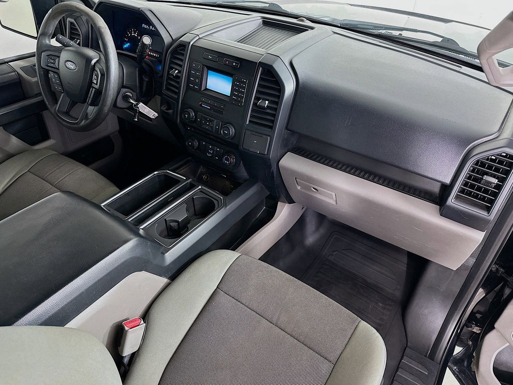 Thumbnail: 2016 Ford F-150 - 31