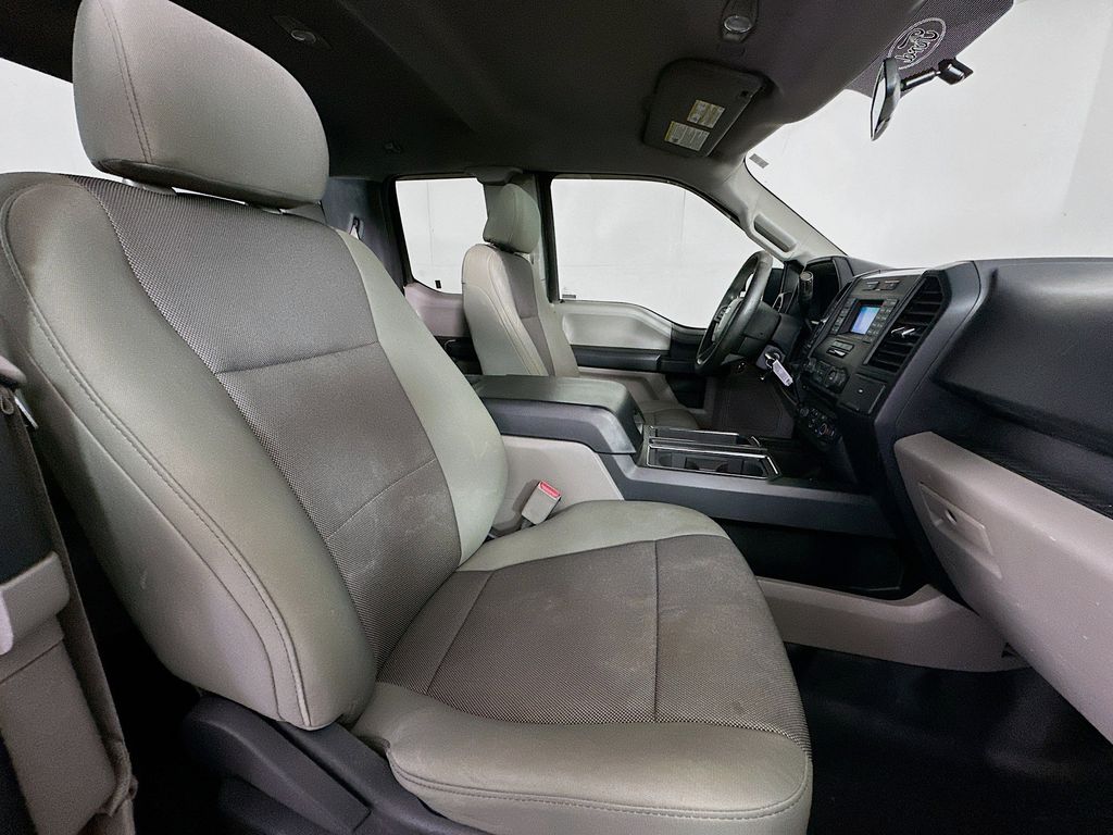 Thumbnail: 2016 Ford F-150 - 11