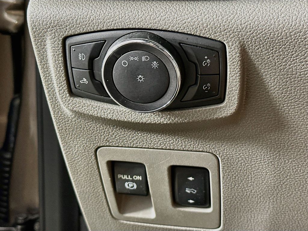 Thumbnail: 2015 Ford F-150 - 27