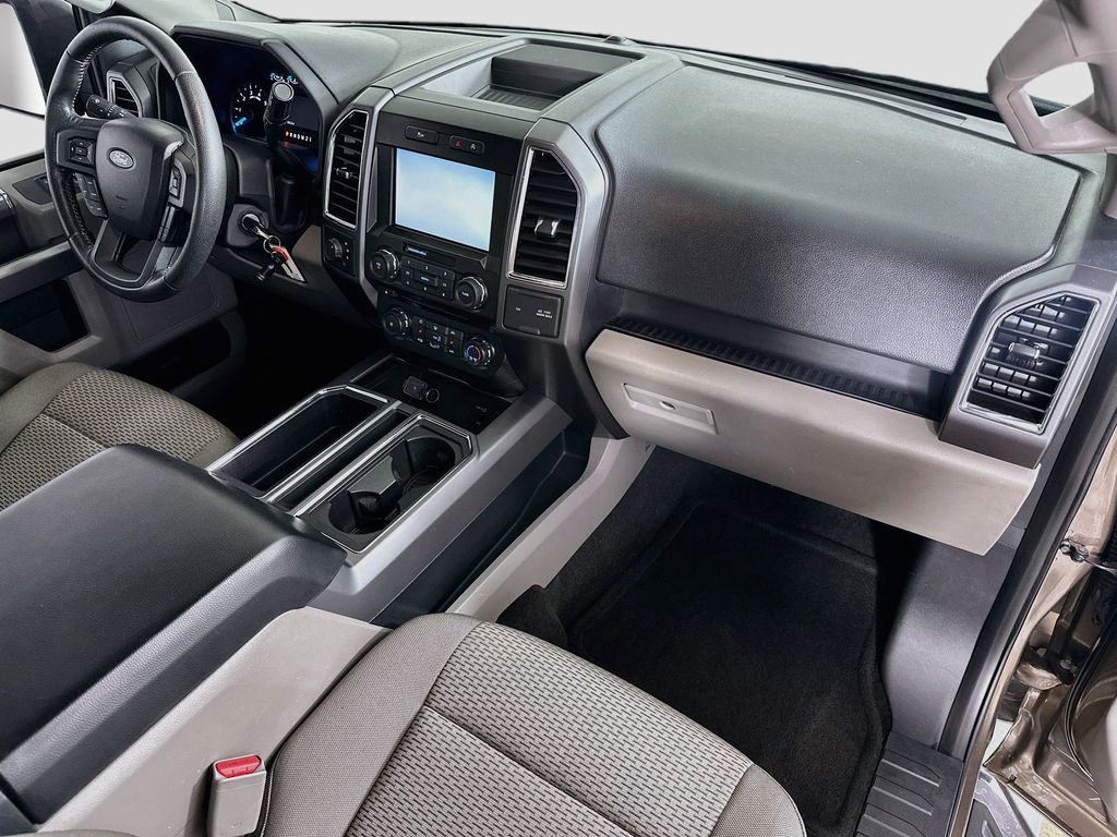 Thumbnail: 2015 Ford F-150 - 32