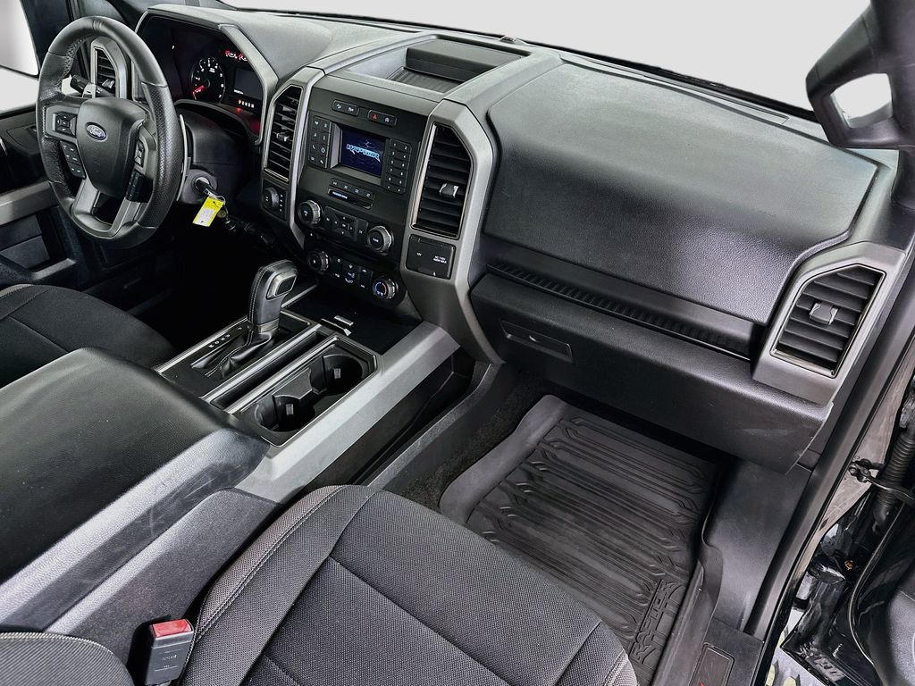 Thumbnail: 2018 Ford F-150 - 32