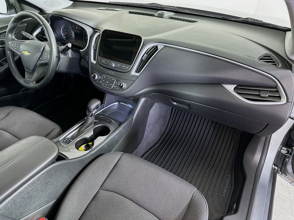 Thumbnail: 2024 Chevrolet Malibu - 32