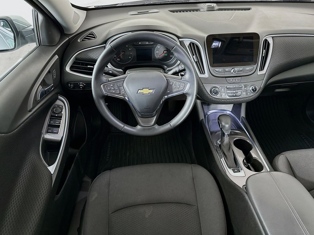 Thumbnail: 2024 Chevrolet Malibu - 10