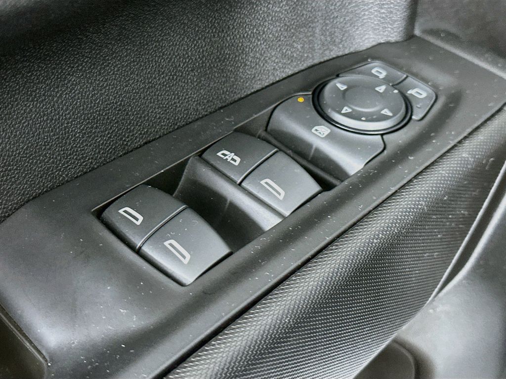 Thumbnail: 2023 Chevrolet Silverado 1500 - 28