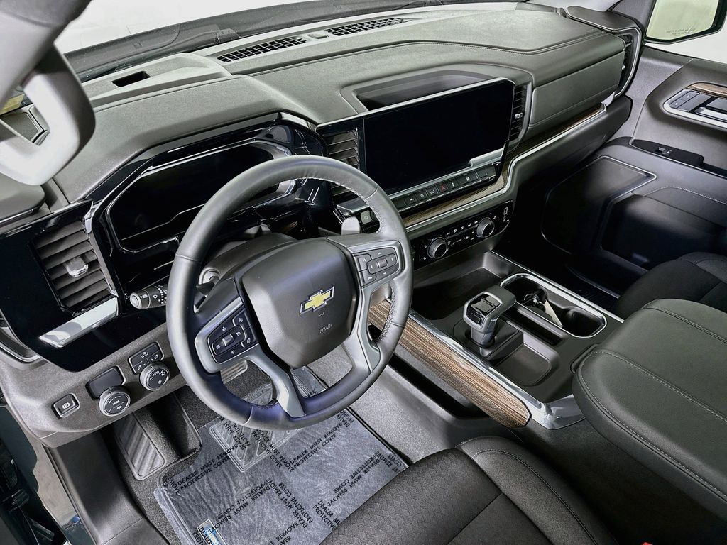 Thumbnail: 2025 Chevrolet Silverado 1500 - 2